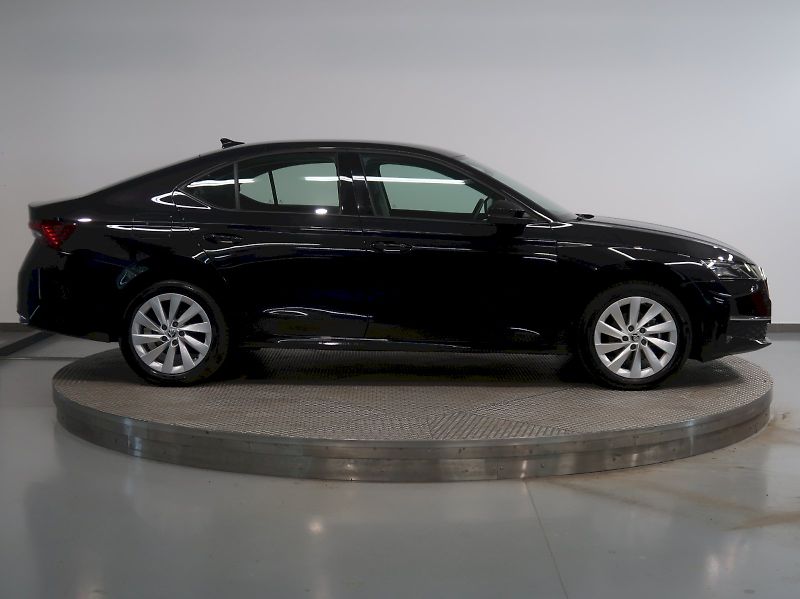 Škoda Octavia (2024) SELECTION 2.0TDI 85kW MATRIX - fotka 6 z 33