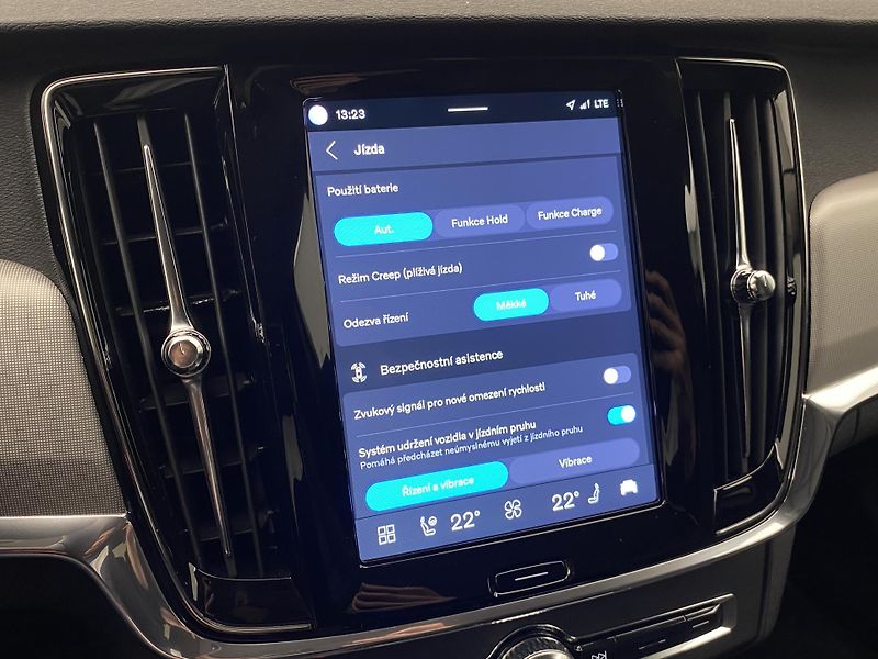 Volvo V90 T6 AWD RECHARGE DARK PLUS - fotka 46 z 58