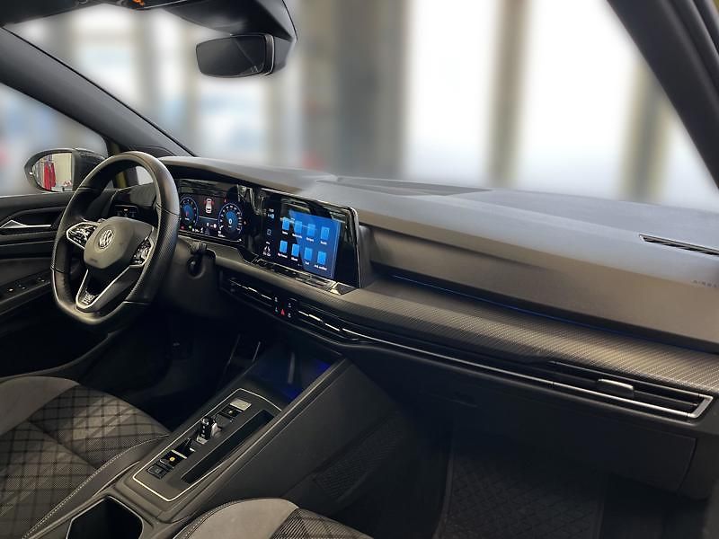 Volkswagen Golf 1,5 TSI EVO BMT 110 kW R-Line - fotka 14 z 22