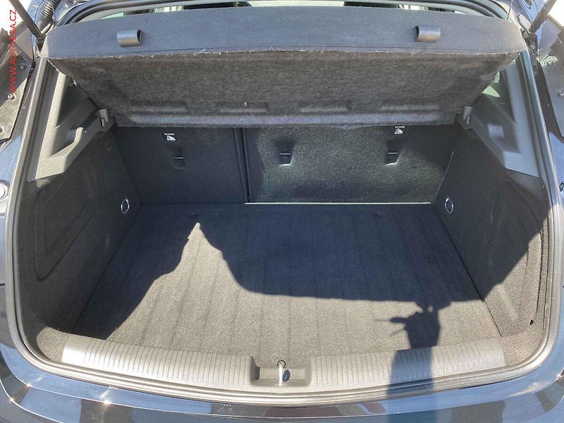 Opel Astra (2020) 1.2 T, LED, navi, kamera - fotka 7 z 17