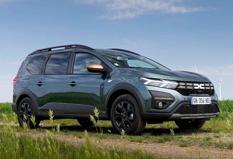 Mezi levnými vozy s velkým kufrem jsou kombíky, SUV i osobní dodávka.