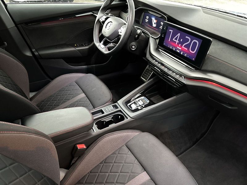 Škoda Octavia (2023) 2.0 TDI DSG RS - fotka 8 z 33