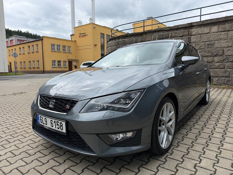 Seat Leon FR 2.0TDI LED 1.majitel - fotka 1 z 23