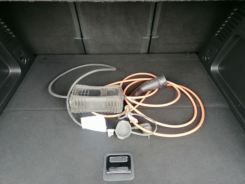 Citroën C5 Aircross (2021) 1.6 Hybrid Plug-in 225E - fotka 34 z 43