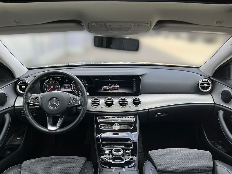 Mercedes-Benz Třídy E E-Třída 250 - fotka 14 z 23