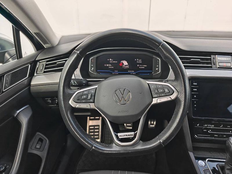 Volkswagen Passat Alltrack 4Motion DSG 2,0TDI - fotka 12 z 25
