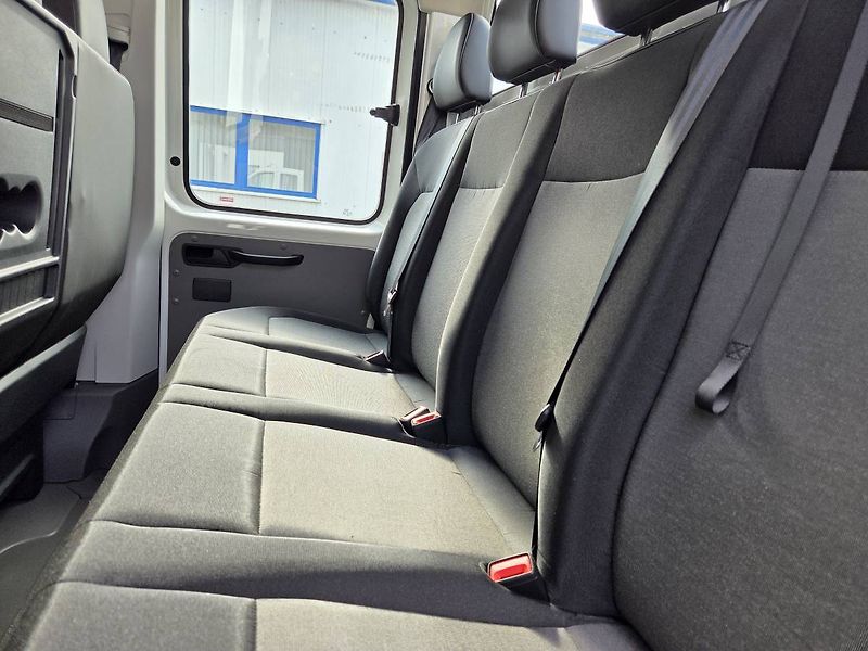 Volkswagen Crafter 35 L4 2.0 TDi 130 kW valník 7m - fotka 26 z 31