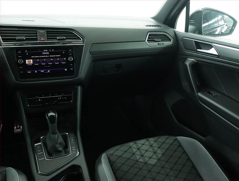 Volkswagen Tiguan (2023) R-Line 2.0 TDI - fotka 8 z 17