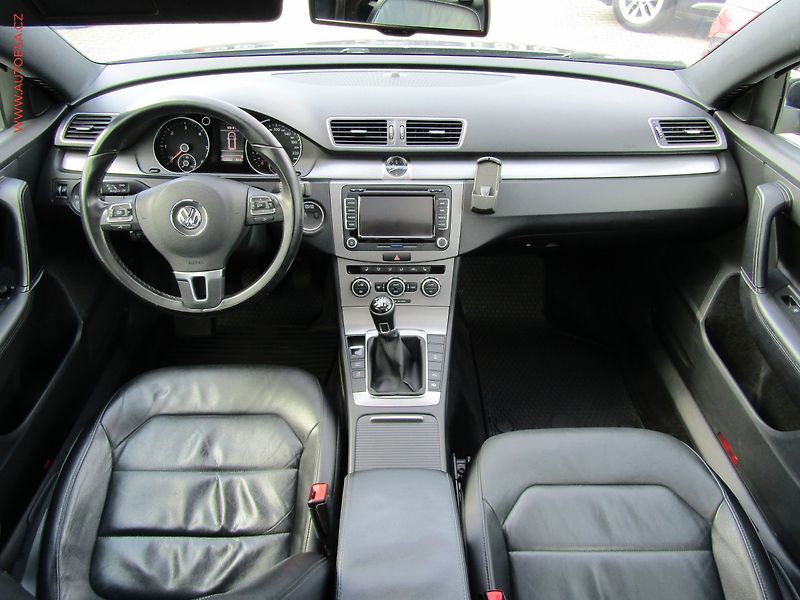 Volkswagen Passat (2014) 2.0TDi, Xenon, panor - fotka 8 z 19