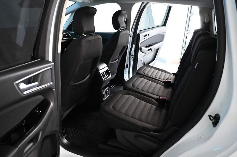 Ford S-MAX (2022) 2.0 7 Míst 140 KW LED SONY ACC - fotka 10 z 41