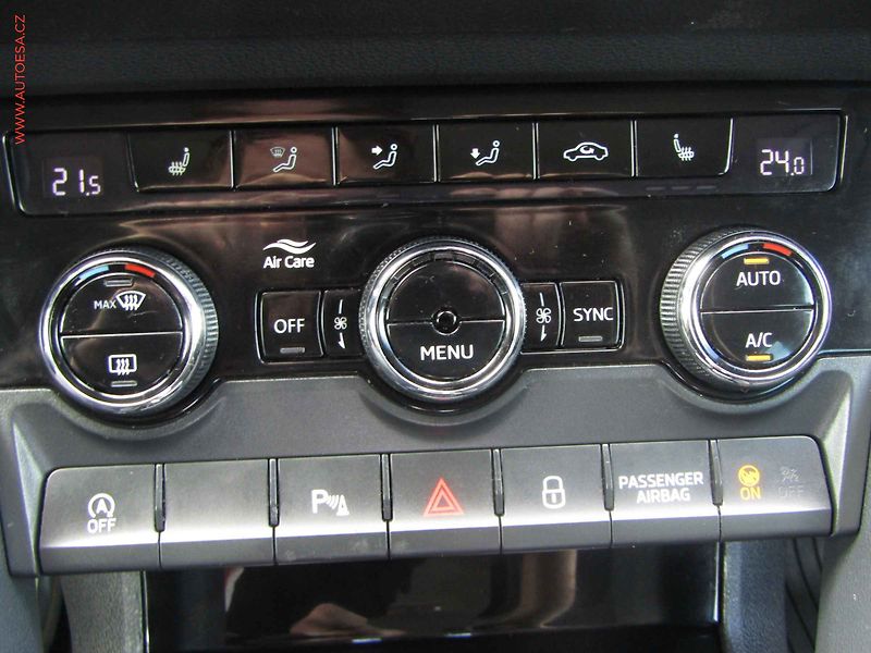 Škoda Karoq (2018) 1.0 TSi, 1.maj,ČR, Style - fotka 15 z 22