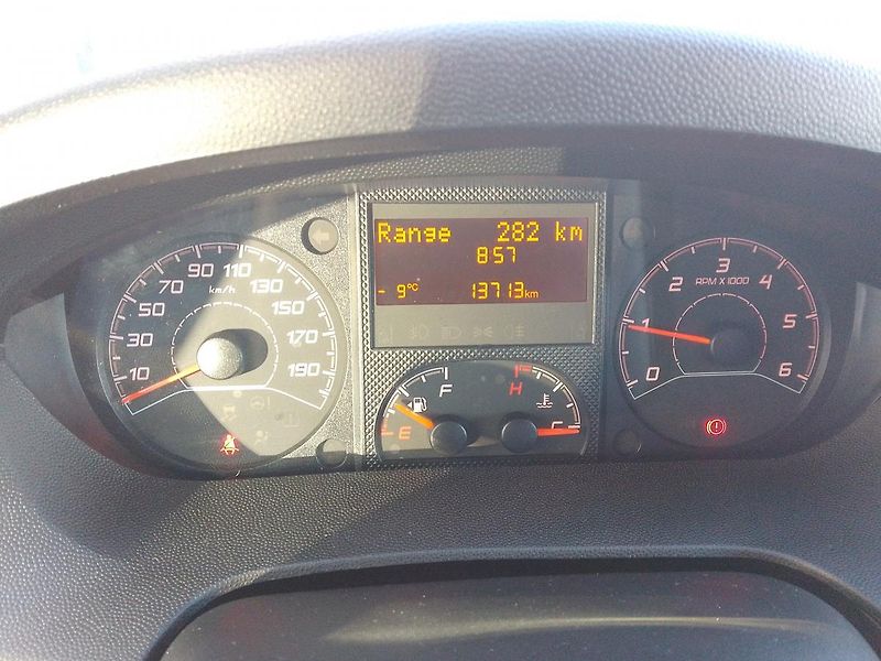 Peugeot Boxer (2024) 3500 L3H2 BlueHDi 140 MAN6 - fotka 16 z 34
