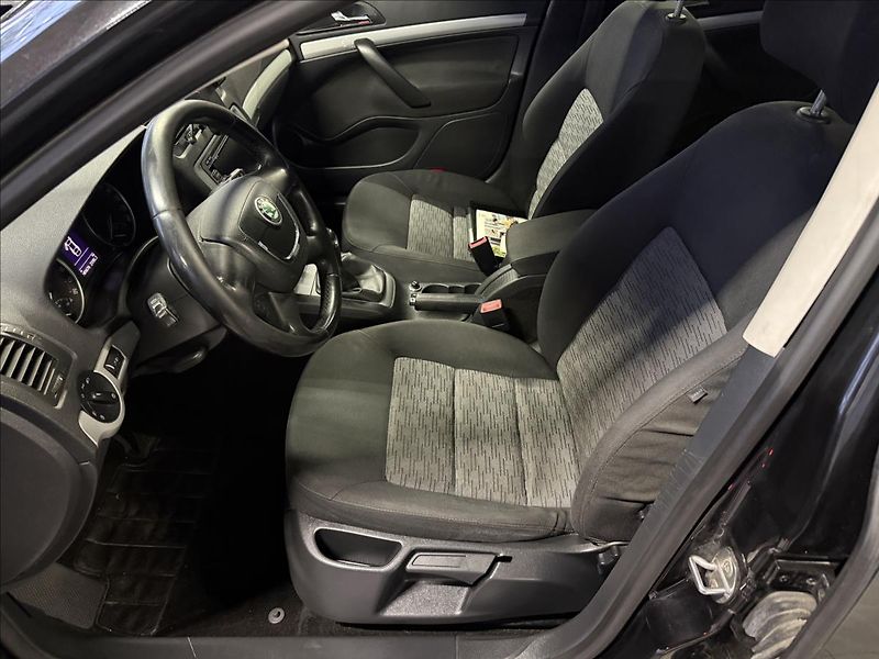 Škoda Octavia 1,6   ČR, SERVISNÍ KNÍŽKA - fotka 7 z 17