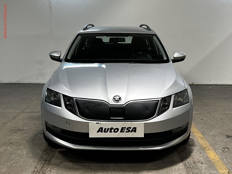 Škoda Octavia (2017) 1.6 TDi, ČR, AC, výhřev sed - fotka 2 z 14