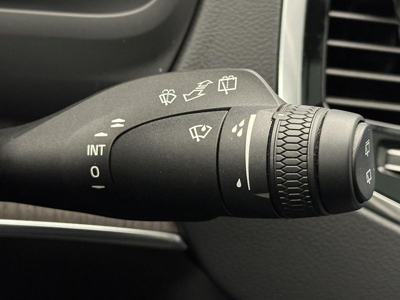 Volvo XC90 T8 AWD RECHARGE BRIGHT PLUS CZ - fotka 35 z 55