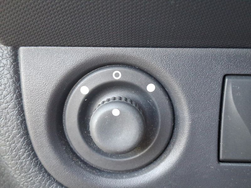 Dacia Sandero (2014) 1.2i 55kW -KLIMA-NOVÉ V ČR - fotka 16 z 36