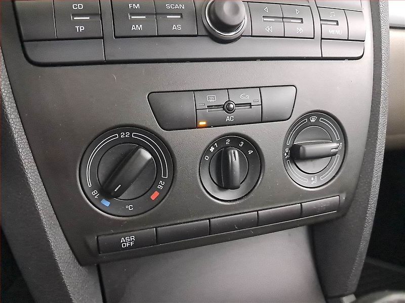 Škoda Octavia (2006) 1.6, po STK, zamluveno - fotka 13 z 17