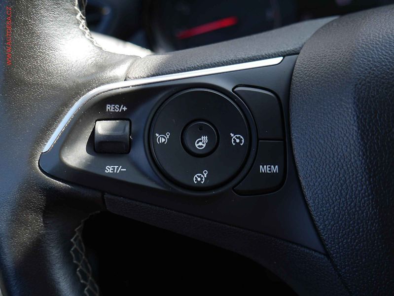 Opel Crossland X (2021) 1.2T, 1.maj,ČR, AC, tempo - fotka 14 z 20