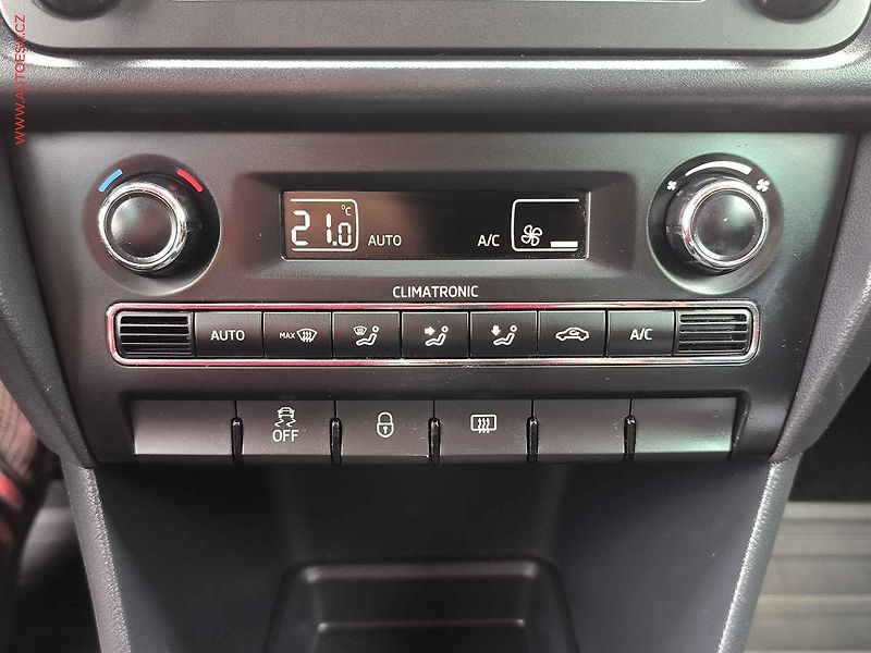 Škoda Rapid (2013) 1.4TSI, ČR, autoAC - fotka 12 z 15