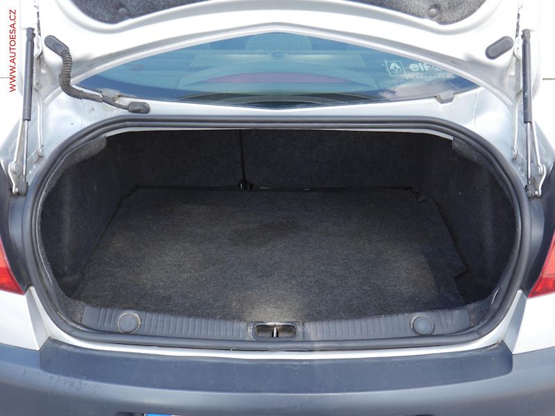 Renault Mégane (2005) 1.5dCi, AC, temp - fotka 7 z 15