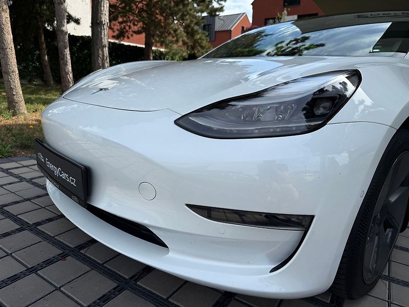 Tesla Model 3 Long Range AWD - fotka 5 z 41