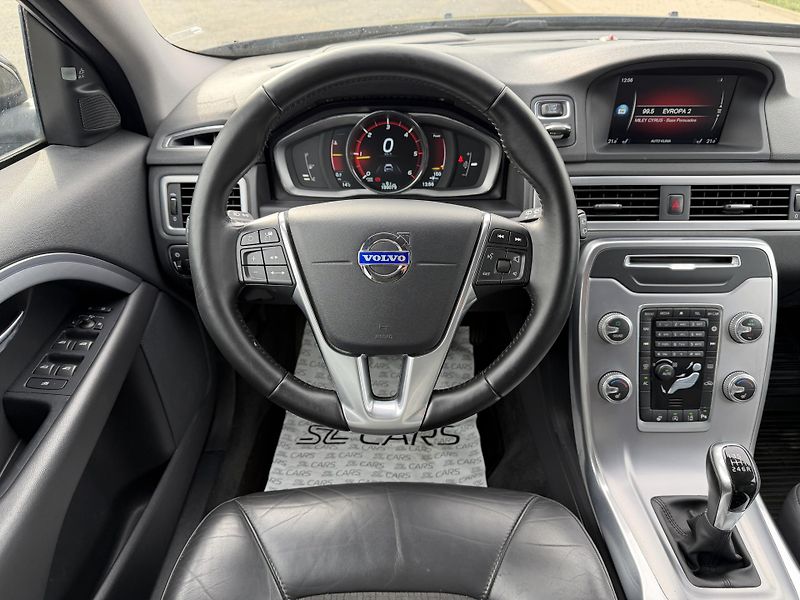 Volvo V70 2.0 D4 POLESTAR NAVI ROZVODY - fotka 13 z 46
