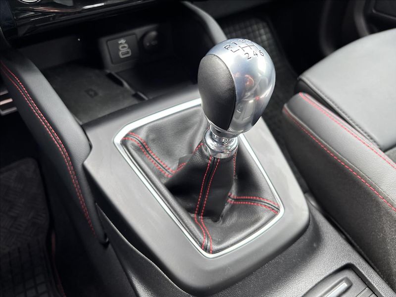 Ford Kuga 1,5 EcoBoost 111 kW ST-Line X - fotka 39 z 42