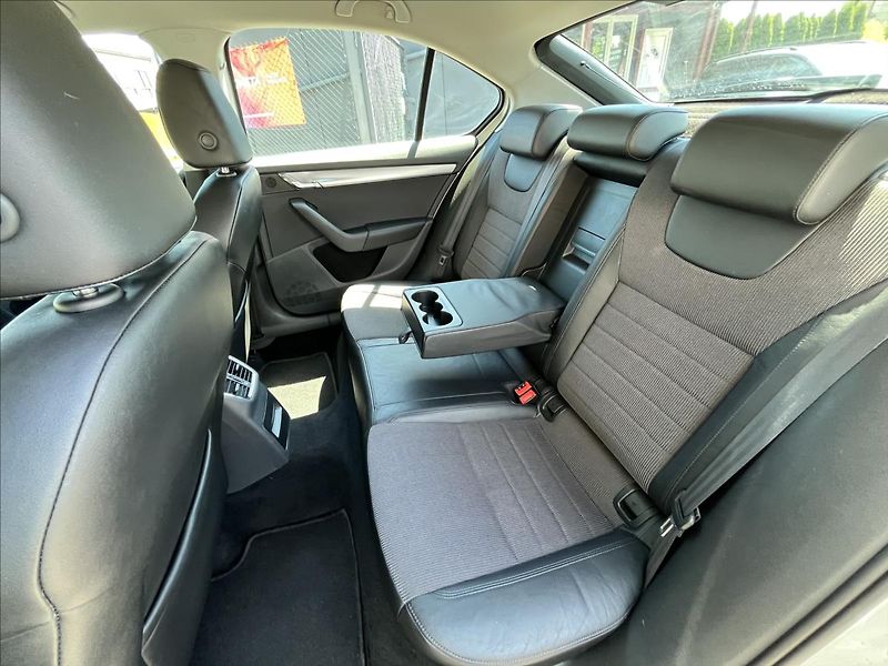 Škoda Octavia 1,4 TSi 103 kw Elegance  Xenon - fotka 35 z 46