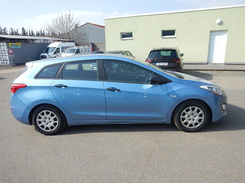 Hyundai i30 1.4 CRDi 66 kw tažné - fotka 4 z 15