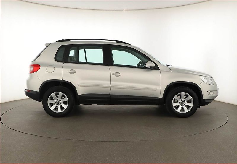 Volkswagen Tiguan (2010) 1.4 TSI, 4X4, Park. senzory - fotka 6 z 12