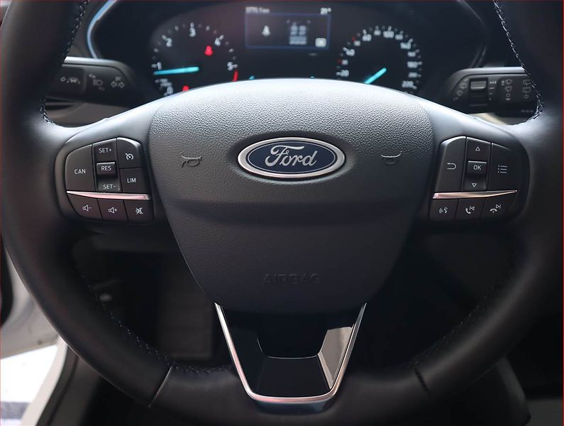 Ford Focus (2023) 1.5 EcoBlue - fotka 23 z 24