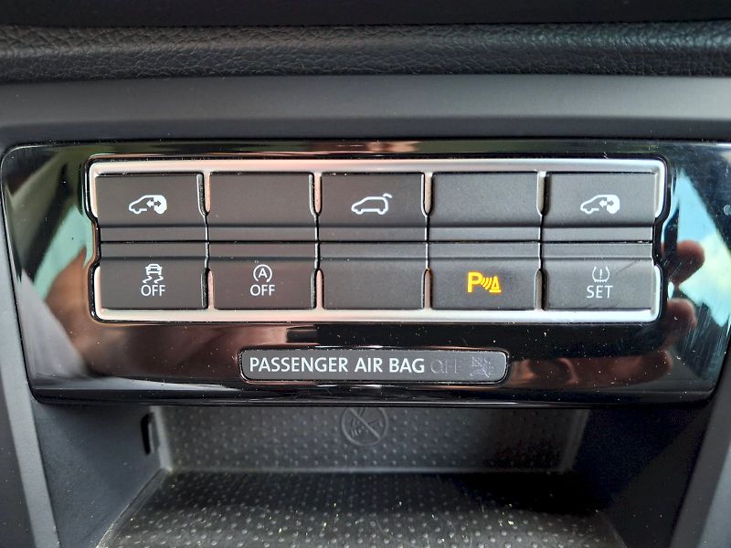 Seat Alhambra (2016) Style DSG 2,0TDi 135kW - fotka 29 z 35