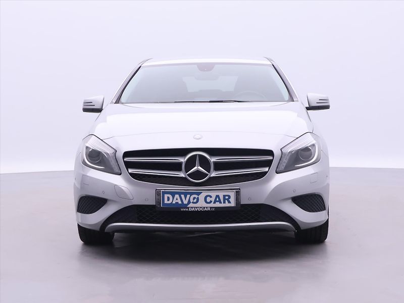 Mercedes-Benz Třídy A 1,6 180i 90kW CZ Sport Xenon - fotka 2 z 30