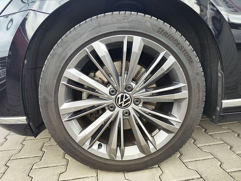 Volkswagen Passat 2.0 TDI/110kW Elegance - fotka 34 z 34