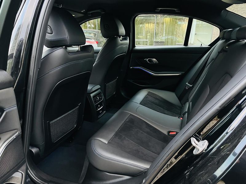 BMW Řada 3 320d XDRIVE M-PAKET VÝHŘEV - fotka 33 z 59