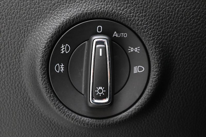 Škoda Superb 2,0 TDI 147 kW DSG 4x4 Style Z - fotka 26 z 30