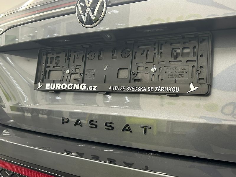 Volkswagen Passat (2025) R-Line Black 142kW DSG 4WD | Z - fotka 14 z 65