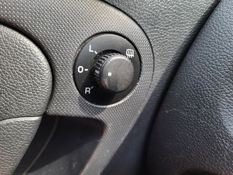 Škoda Roomster 1.2 TSI 63kW AMBIENTE - fotka 17 z 43