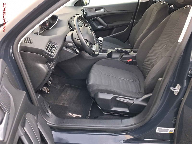 Peugeot 308 (2018) 1.2PT, Access, +kola - fotka 9 z 17