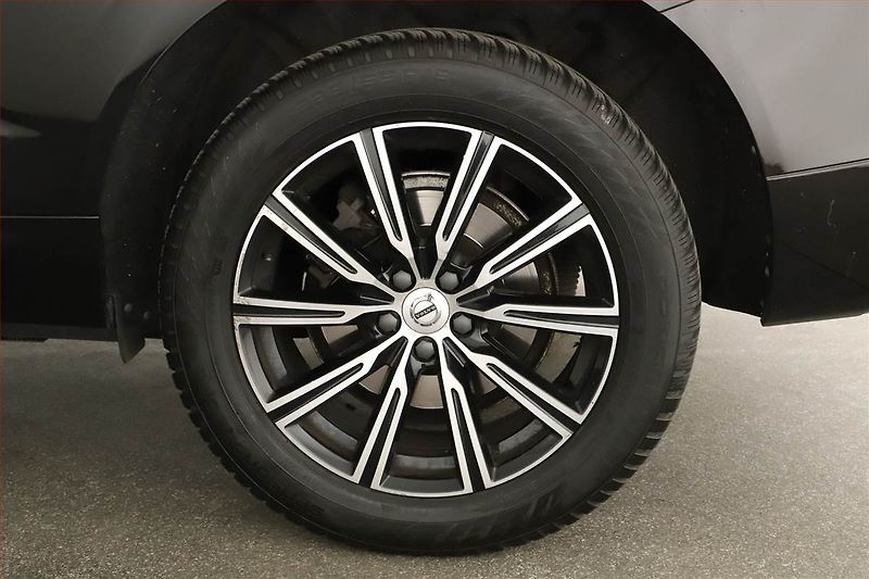 Volvo XC60 (2018) T5 AWD - fotka 19 z 19