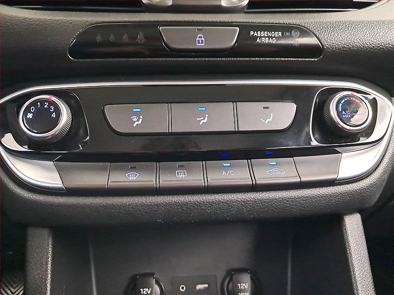 Hyundai i30 (2018) 1.0 T-GDI, Serv.kniha - fotka 13 z 20