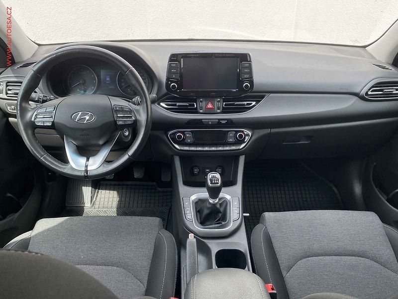 Hyundai i30 (2021) 1.5 T-GDi, ČR, Smart, LED - fotka 8 z 19