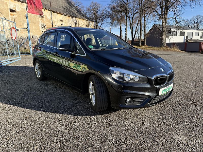 BMW Řada 2 218i Active Tourer - fotka 3 z 21