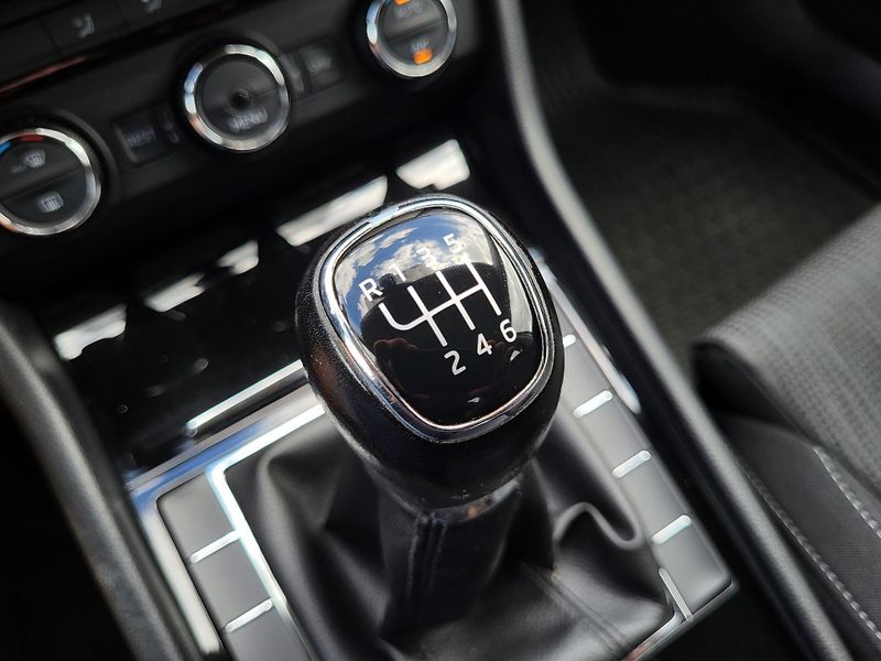 Škoda Superb III 2.0 TDi 110kW AMBITION *ČR - fotka 23 z 44