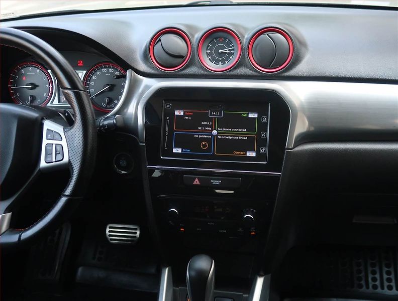 Suzuki Vitara (2016) 1.4 BoosterJet, 4X4, Automat - fotka 12 z 25