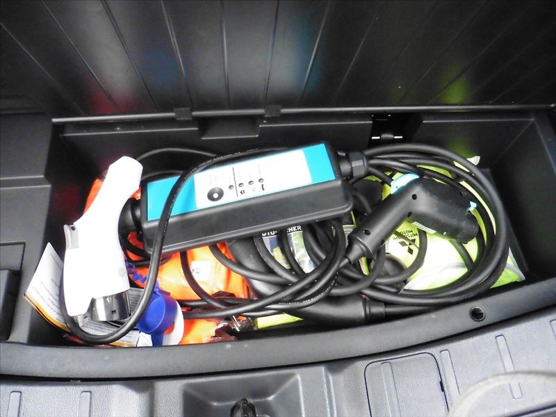 Mitsubishi Outlander 2,4 PHEV Instyle+ 1.maj. - fotka 19 z 19