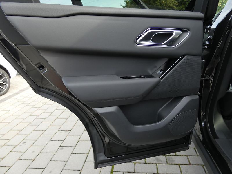 Land Rover Range Rover Velar (2026) 2,0 S D200 - fotka 18 z 41