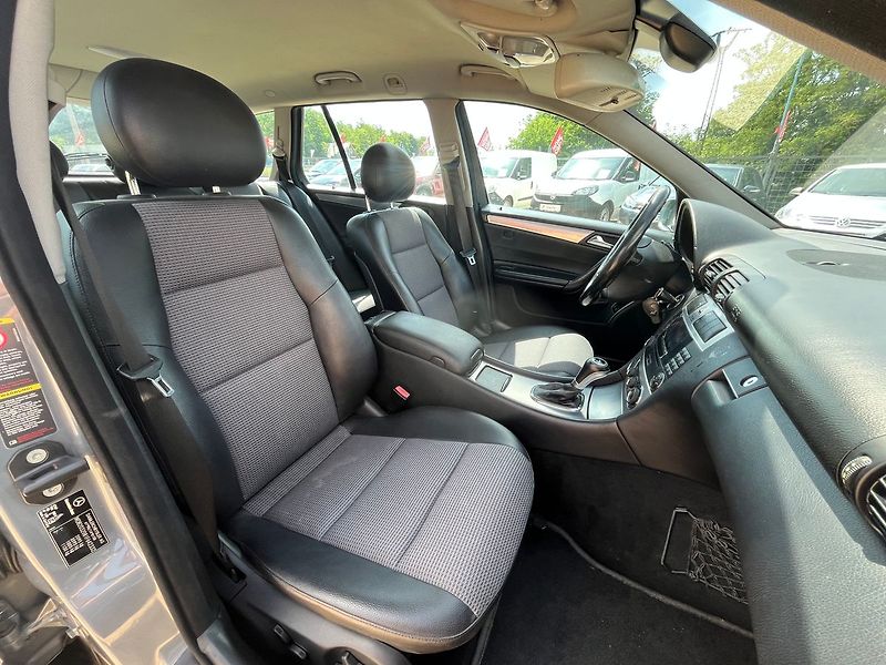 Mercedes-Benz Třídy C C 220 CDI Avantgarde - fotka 20 z 32