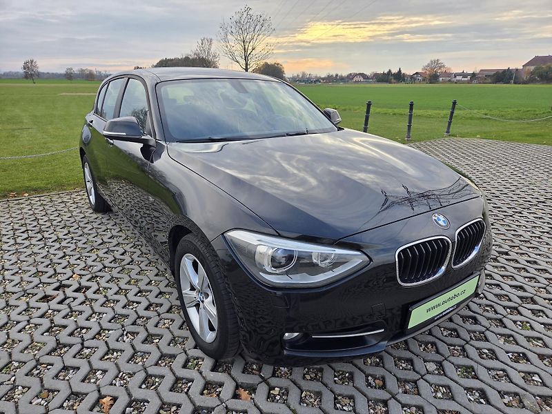 BMW Řada 1 (2011) 118i 125 kW, sport, xenon - fotka 3 z 23