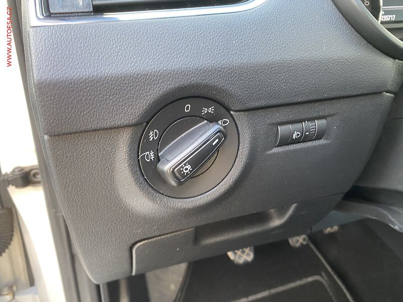 Škoda Octavia (2016) 1.6 TDi, ČR, AC, temp, STK6 - fotka 15 z 17